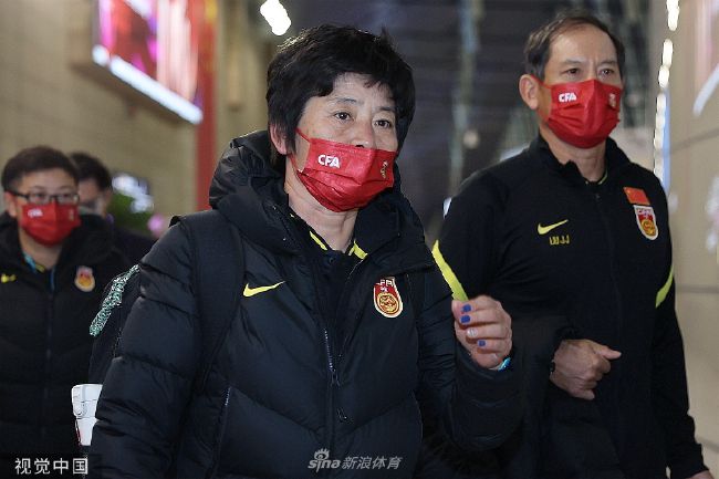 在德国天空体育的节目中，德国足坛名宿马特乌斯批评了拜仁一些球员以及主教练图赫尔。